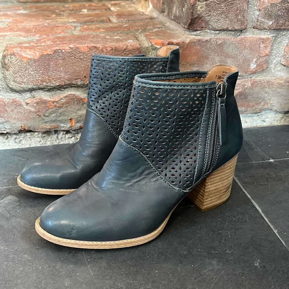 Sofft Wesley Navy Perforated Ankle Boot